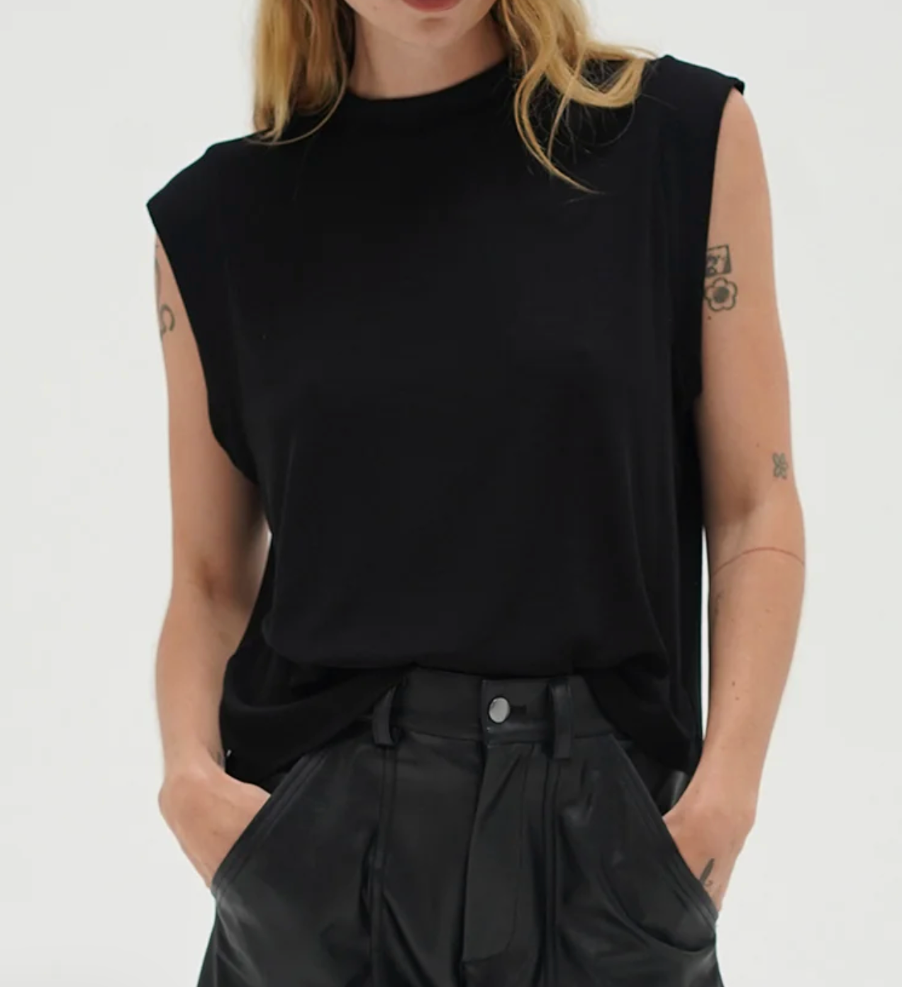 Oren Ribbed Top in Black-Sea Biscuit Del Mar